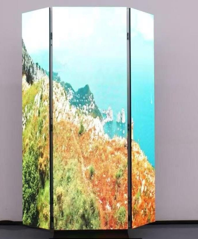Faltbarer LED Video Poster mit Flight Case auf Rollen – Ein- oder Doppelseitig, Mobil, Flexibel, Auffällig
