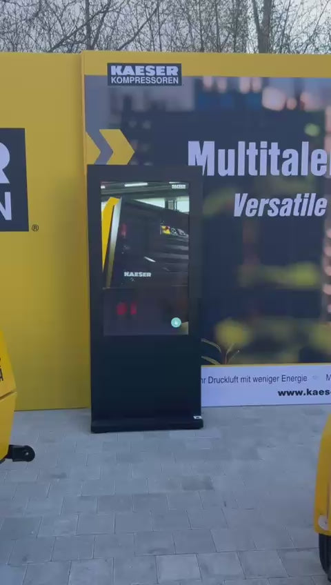 Outdoor Info Stele 55 Zoll für Messe München – Modulare Displays® - Digitale Werbedisplays - Modulare Displays München