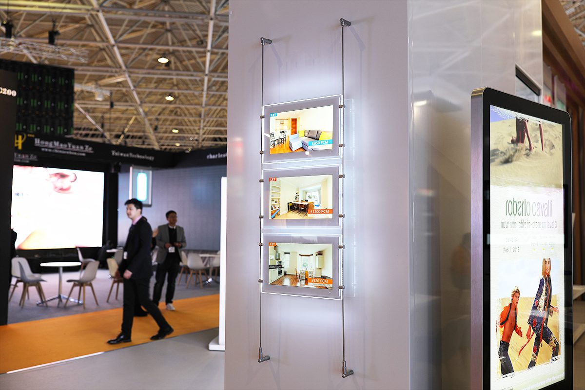 Digitale Werbedisplays für Schaufenstern - Kit 3x 15", 1000 cd/m²