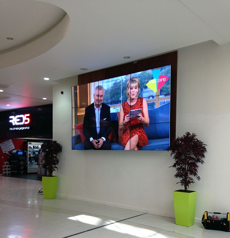 Videowand Showroom München – Modulare Displays®