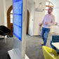 Digitale Infostele doppelseitig 55" freistehend zu vermieten