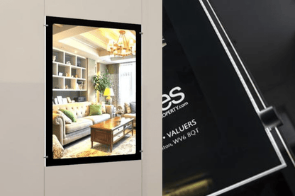 Seilsystem LED Acryl - Posterhalter Hochformat mit frontaler Befestigung DIN A1 - Digitale Werbedisplays - Modulare Displays® - München