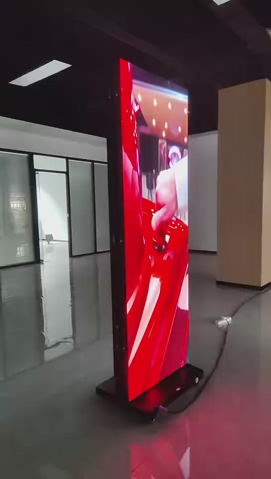 Faltbarer LED Video Poster mit Flight Case auf Rollen – Ein- oder Doppelseitig, Mobil, Flexibel, Auffällig