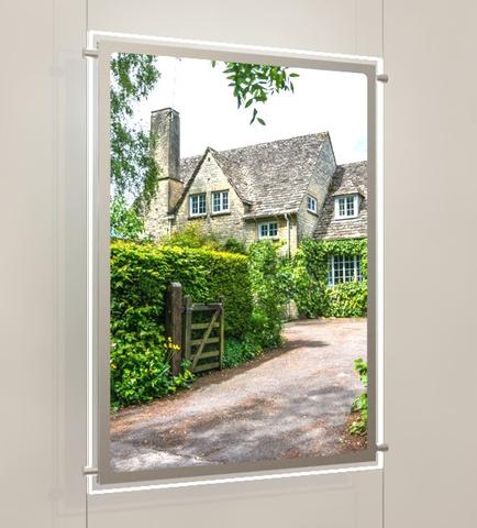 LED Posterhalter DIN A2 Hochformat mit frontaler Befestigung