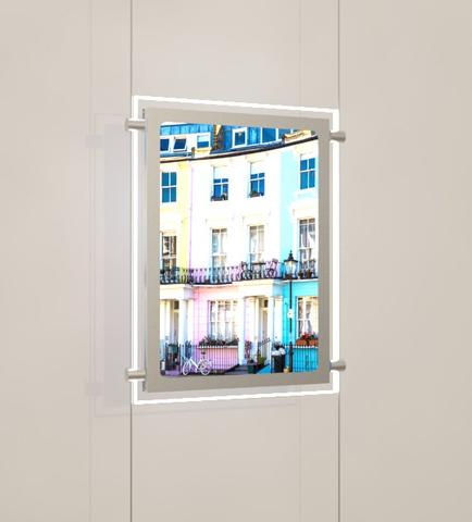 Seilsystem mit doppelseitigen LED Postertaschen DIN A4, mit seitlicher Befestigung
