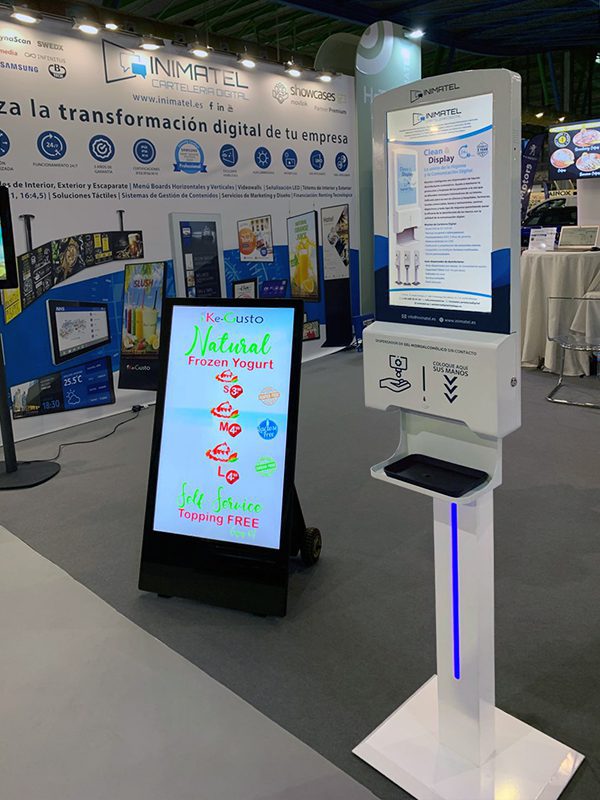 Digitaler Kundenstopper 43zoll mit Akku, für den Außenbereich 400 - 1500cd/m² mieten - Digitale Werbedisplays - Modulare Displays® - München